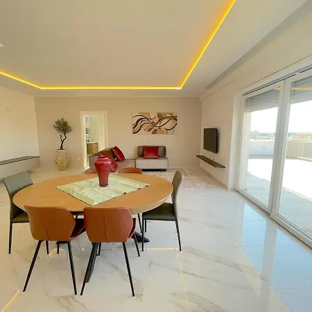 Rooftop Apartment *